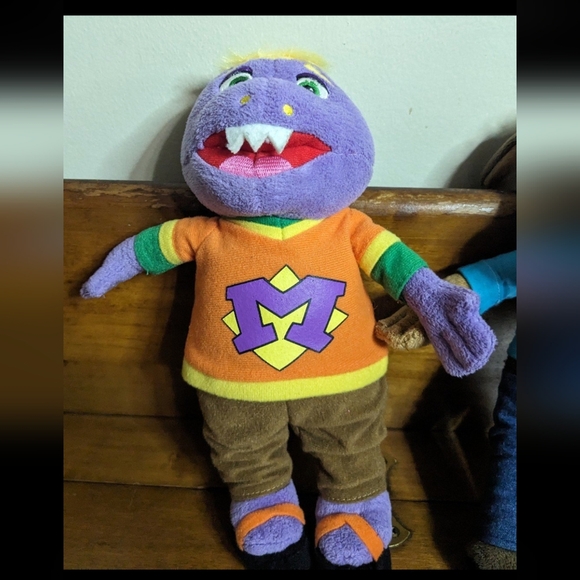 Chuck E Cheese Mr. Munch 11” and Jasper E Jowls 10" Plush - Picture 2 of 7